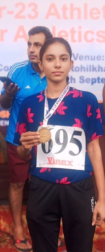 Dharmuwala’s Flying Star Divya Pal Wins Gold Medal in 5-Kilometre Race, Bringing a Wave of Joy to the Village IMAGE CREDIT TO रिपोर्टर
