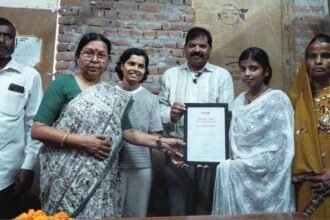 Daughter of a Waste-Picking Family Sets an Example by Donating Stem Cells, Becomes the State’s Ninth Stem Cell Donor IMAGE CREDIT TO रिपोर्टर