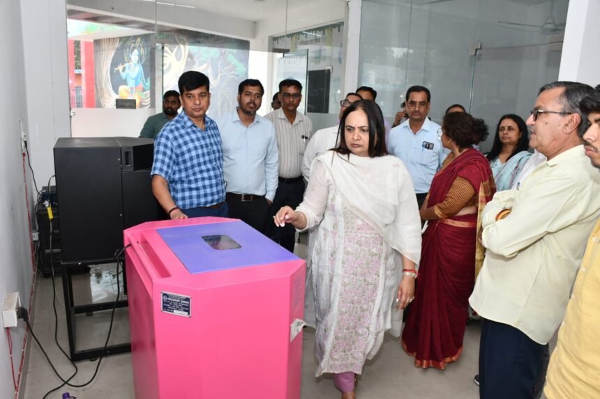 Nandi Park Visited by Milk Commissioner; Impressed by Arrangements for 1,900 Cattle, She Says It Deserves to Be Included Among UP’s Model Cow Shelters IMAGE CREDIT TO नगर निगम