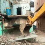 Major GDA action: Bulldozers roll into Pratap Vihar and Vijay Nagar; illegal shops and encroachments demolished amid strong opposition — IMAGE CREDIT TO प्राधिकरण