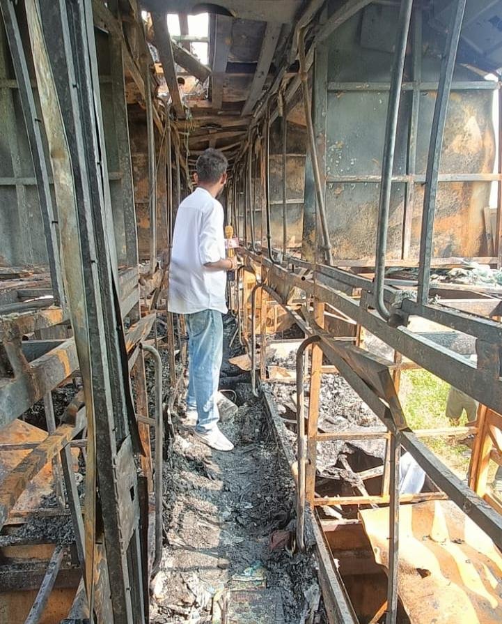 Supreme Court Takes Strict Note of Yamuna Expressway Bus Fire, Seeks Response from UP Chief Secretary and Centre IMAGE CREDIT TO रिपोर्टर