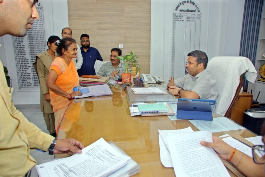 30-Year-Long Problem Resolved; Saroj Kansal Expresses Gratitude After Meeting the DM IMAGE CREDIT TO सूचना विभाग
