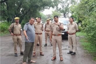 Miscreants Rob Clothing-Laden Canter in Garhmukteshwar, Hold Three People Hostage Including Driver IMAGE CREDIT TO पुलिस