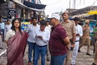 Municipal Authorities Crack Down on Encroachments; DM Reaches the Spot to Take Stock of the Situation IMAGE CREDIT TO सूचना विभाग