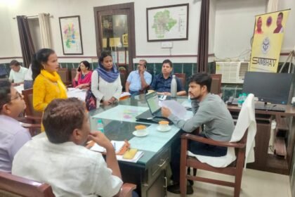 Five Grievances Raised During Public Hearing; Sewerage Complaint Resolved Immediately IMAGE CREDIT TO नगर निगम