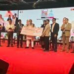 Loans Worth ₹59,500 Crore Distributed in Uttar Pradesh; Finance Minister Suresh Khanna Hands Over Cheques Worth ₹59.50 Crore to 25 Beneficiaries IMAGE CREDIT TO सूचना विभाग