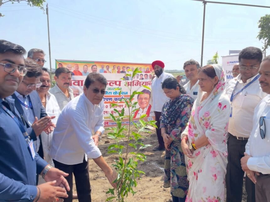 Tree Plantation Carried Out in Nawada Using the Miyawaki Method; MP Arun Govil Plants Saplings IMAGE CREDIT TO रिपोर्टर