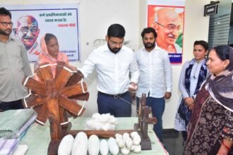 Gandhi-Shastri Jayanti Celebrated with Devotion in Shamli; Message to Embrace Swadeshi IMAGE CREDIT TO सूचना विभाग