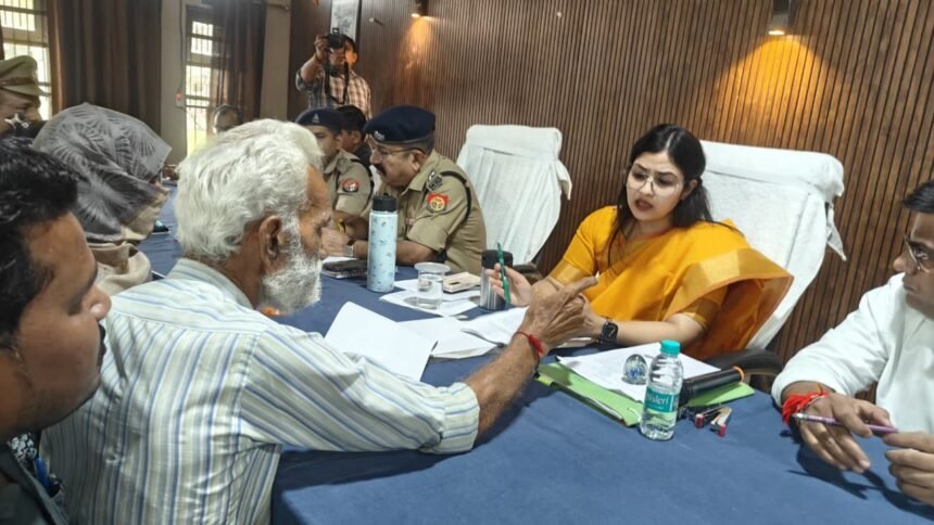 108 Complaints Received on Sampoorna Samadhan Diwas, 19 Resolved on the Spot IMAGE CREDIT TO सूचना विभाग