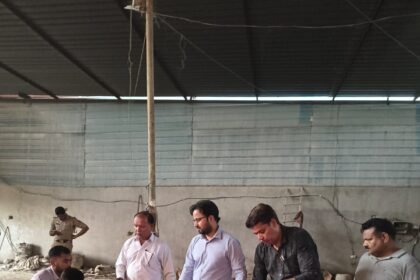 Raid Conducted at Fake Potash Manufacturing Facility, 90 Filled Bags Recovered IMAGE CREDIT TO सूचना विभाग