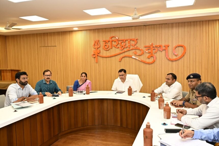13,865 toilet seats and 8,065 urinals to be installed in the Kumbh area; instructions issued to finalize the integrated sanitation plan within a week IMAGE CREDIT TO रिपोर्टर