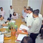 DM hears grievances of complainants at public hearing, warns of action against negligence IMAGE CREDIT TO सूचना विभाग
