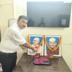 Gandhi and Shastri Jayanti Celebrated with Reverence at the Information Department IMAGE CREDIT TO सूचना विभाग