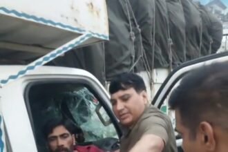 Major Road Accident on Delhi–Hapur Flyover; Fire Brigade Team Rescues Two Lives IMAGE CREDIT TO रिपोर्टर
