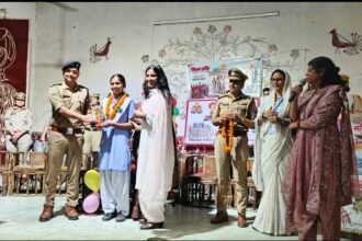 Female Students and Women Honoured Under Mission Shakti IMAGE CREDIT TO रिपोर्टर