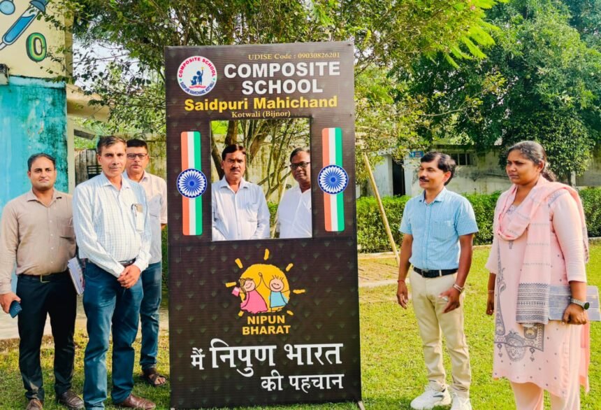 Special Secretary reviews arrangements during school inspection, appreciates students’ scientific activities. IMAGE CREDIT TO रिपोर्टर