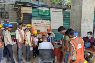 Commendable Initiative by the Labour Department: Workers’ Welfare Health Camp Held in Gautam Buddh Nagar, Hundreds of Workers Examined IMAGE CREDIT TO श्रम विभाग