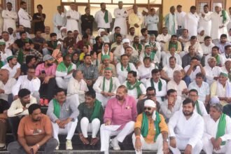 BKU Tikait Protests at the Collectorate Over Farmers’ Issues IMAGE CREDIT TO रिपोर्टर
