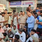 Patient dies allegedly due to negligence in treatment: Angry villagers protest outside hospital; police brought the situation under control after three hours. IMAGE CREDIT TO रिपोर्टर