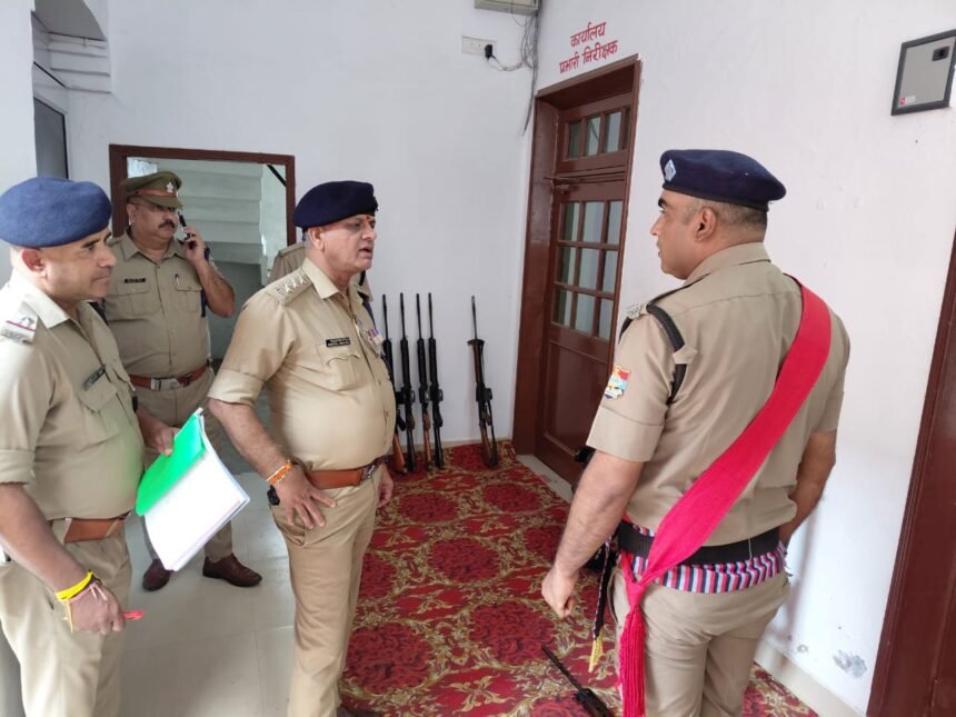 City CO Conducts Half-Yearly Inspection of Kotwali Nagar Police Station, Reviews Records and Security Arrangements. IMAGE CREDIT TO रिपोर्टर