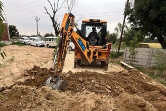 HPDA Takes Major Action: Bulldozers Deployed Against 3 Illegal Colonies. IMAGE CREDIT TO प्राधिकरण