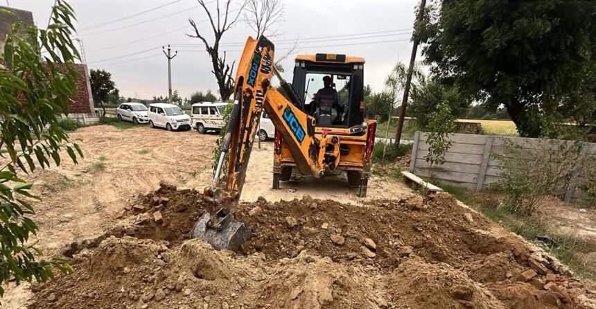 HPDA Takes Major Action: Bulldozers Deployed Against 3 Illegal Colonies. IMAGE CREDIT TO प्राधिकरण