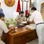 Hapur’s New SP Madhuvan Kumar Singh Takes Charge, Focus to Be on Crime Control and Cyber Fraud Prevention. IMAGE CREDIT TO पुलिस