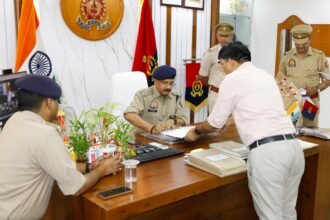 Hapur’s New SP Madhuvan Kumar Singh Takes Charge, Focus to Be on Crime Control and Cyber Fraud Prevention. IMAGE CREDIT TO पुलिस