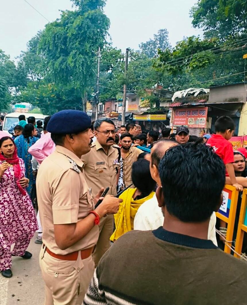 SSP Navneet Singh Visits Narayani Shila on Pitru Amavasya to Review Security Arrangements. IMAGE CREDIT TO पुलिस