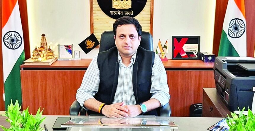 Municipal Corporation on High Alert Ahead of Navratri Festival; Comprehensive Arrangements Made for Temple Cleanliness and Lighting. IMAGE CREDIT TO नगर निगम