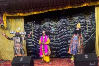 Grand Ramleela Performance in Jewar: Devotees Mesmerized by the Birth of Lord Ram and Ravana, Along with the Slaying of Tadaka. IMAGE CREDIT TO रिपोर्टर