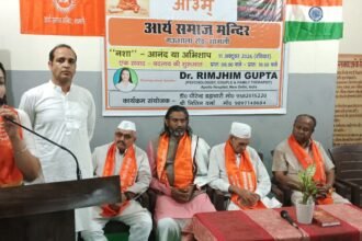 After a yajna at the Arya Samaj temple, a seminar was held on the ill effects of addiction, raising awareness among youth. IMGE CREDIT TO रिपोर्टर
