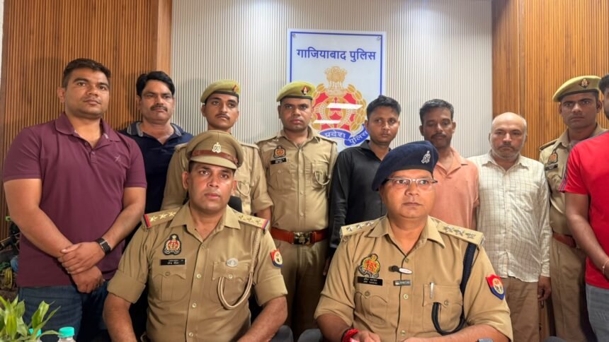 Illegal Trade in Intoxicating Cough Syrup Busted in Ghaziabad; Goods Worth ₹85.80 Lakh Recovered — IMAGE CREDIT TO पुलिस