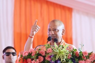 Yogi Highlights Government’s Achievements, Targets SP and Congress with Criticism IMAGE CREDIT TO रिपोर्टर