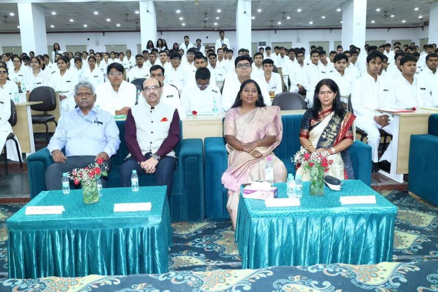 Orientation Program for SIMS MBBS Batch 2026, Students Given Tips for Success. IMAGE CREDIT इंस्टीट्यूट