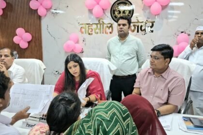 Gautam Buddh Nagar: Special Pink Samadhan Diwas Held Under Mission Shakti 5.0, 11 Complaints Resolved. IMAGE CREDIT सूचना विभाग