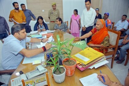 DM Hears Public Grievances During Public Hearing, Directs Officials to Ensure Eligible Beneficiaries Receive Scheme Benefits and Complaints Are Resolved Within the Stipulated Timeframe IMAGE CREDIT TO सूचना विभाग