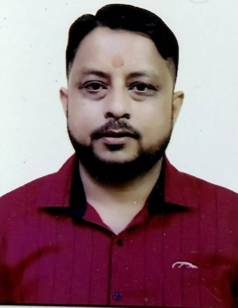 "कोई समझौता नहीं होगा, बड़े अभियान में नपेंगे सभी डिफॉल्टर"

"बकायेदारों को स्पष्ट संदेश दे दिया गया है कि परिषद के बकाये को लेकर अब कोई रियायत या समझौता नहीं होगा। आने वाले दिनों में यह अभियान और व्यापक रूप लेगा। वसुंधरा के बाद यह महा-अभियान सिद्धार्थ विहार और मंडोला योजना में भी उसी सख्ती से चलेगा। हर डिफ़ॉल्टर की संपत्ति चिन्हित है, किसी को बख्शा नहीं जाएगा।"

— पी.एस. रावत, संपत्ति प्रबंधक (गाजियाबाद)
