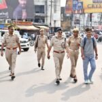 DIG Kalanidhi Naithani Takes to the Streets Ahead of Festivals, Says Public Interaction Is More Important Than Just Numbers During Patrolling IMAGE CREDIT TO पुलिस