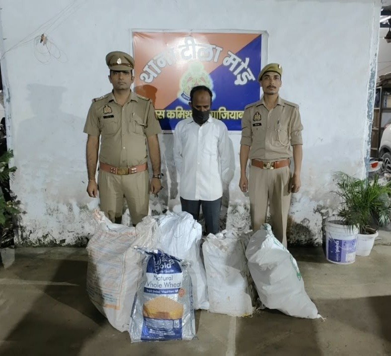 Illegal Firecracker Sales Busted in Tila Mod; One Accused Arrested — IMAGE CREDIT TO पुलिस