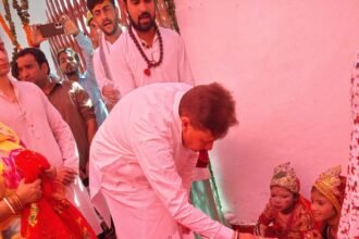 Devotees Gather at Shakambhari Devi Dham on Ashtami; Aditya Pratap Singh Performs Kanya Pujan with His Family. IMAGE CREDIT TO रिपोर्टर