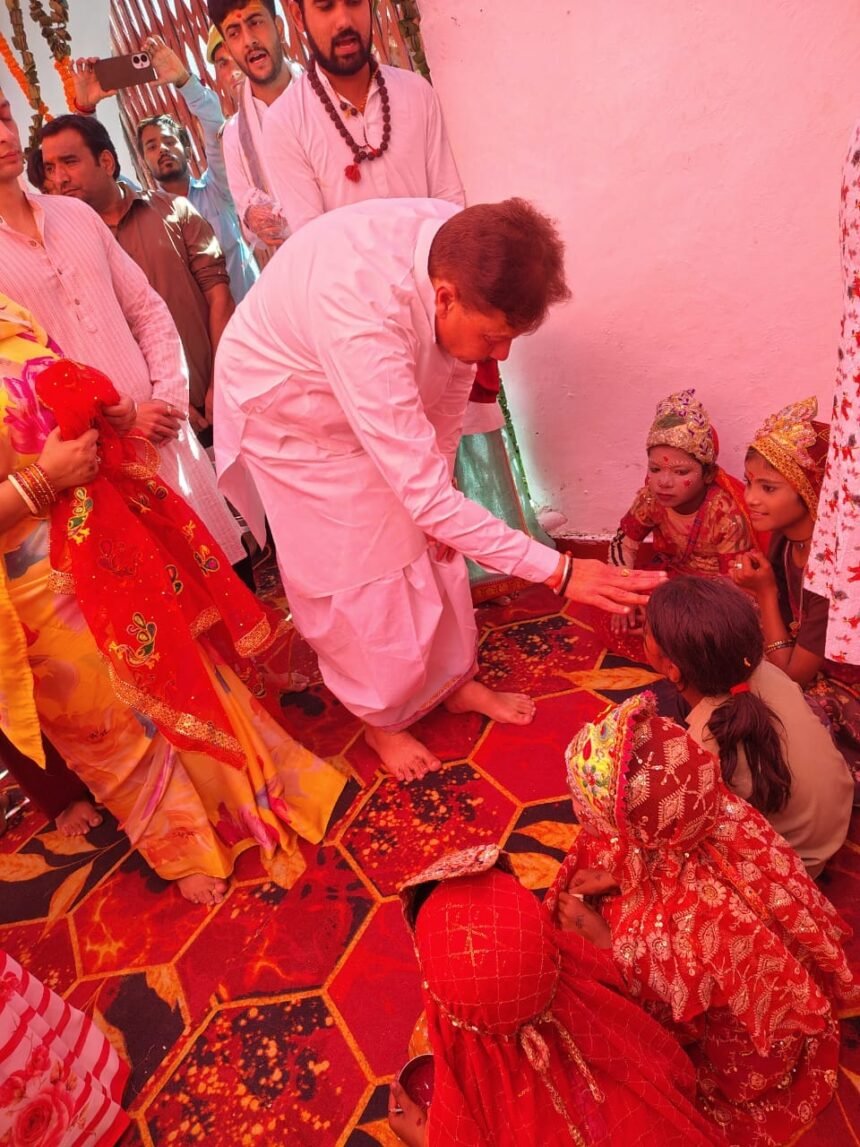 Devotees Gather at Shakambhari Devi Dham on Ashtami; Aditya Pratap Singh Performs Kanya Pujan with His Family. IMAGE CREDIT TO रिपोर्टर