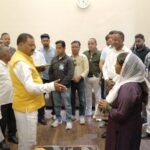 Demand to Increase Honorarium for Environmental Workers at the Kumbh Mela; Issues Related to Accommodation and Salaries Also Raised — IMAGE CREDIT TO रिपोर्टर