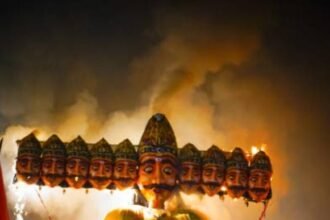 Dussehra Celebrated with Grandeur in Haridwar, Ravana Effigies Burned at Multiple Locations; Traffic Jams Reported on Several Routes. IMAGE CREDIT TO रिपोर्टर