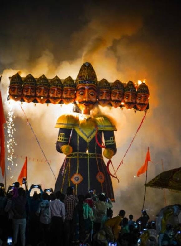 Dussehra Celebrated with Grandeur in Haridwar, Ravana Effigies Burned at Multiple Locations; Traffic Jams Reported on Several Routes. IMAGE CREDIT TO रिपोर्टर