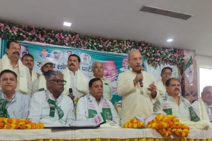 Former District Panchayat Member Neetu Sangwan Joins RLD Along with Supporters; MP Welcomes Them into the Party. IMAGE CREDIT TO रिपोर्टर
