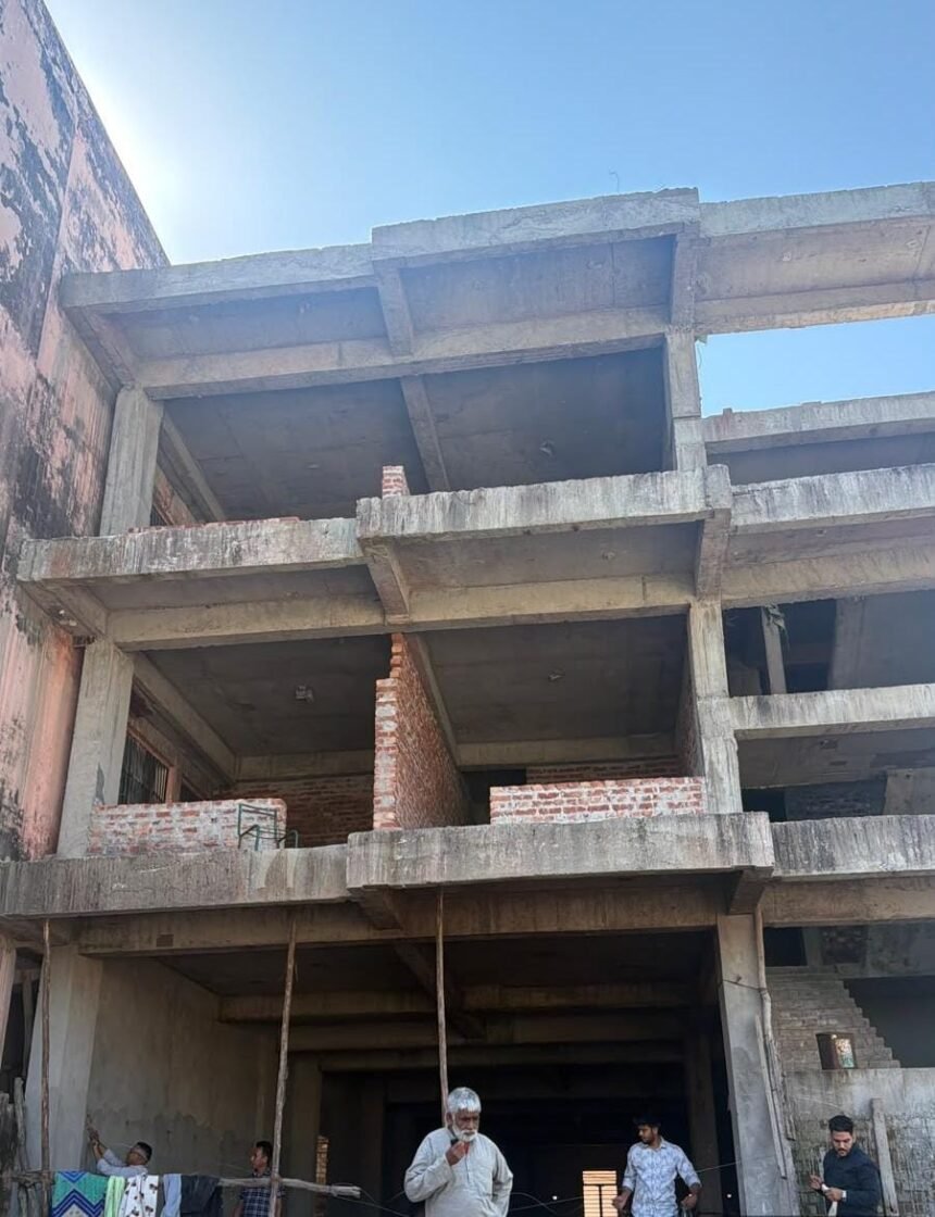 MDDA Cracks Down on Illegal Plotting: Demolition Drives Conducted at Three Locations and Two Constructions Sealed. IMAGE CREDIT TO प्राधिकरण