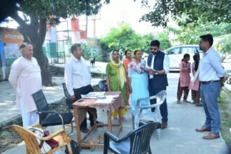 Special drive launched in Shamli to update voter lists; District Magistrate visits polling booths to inspect arrangements. IMAGE CREDIT TO सूचना विभाग