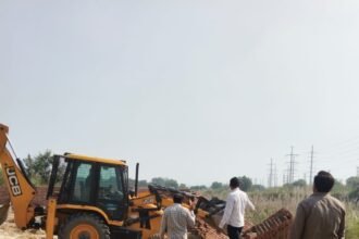 Illegal Encroachment Removed from Land Worth ₹40 Crore in Bhanota; Attempt to Develop an Unauthorized Colony Foiled. IMAGE CREDIT TO प्राधिकरण