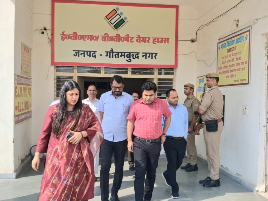 District Magistrate Conducts Surprise Inspection of EVM and VVPAT Warehouse, Reviews Security Arrangements — IMAGE CREDIT TO सूचना विभाग